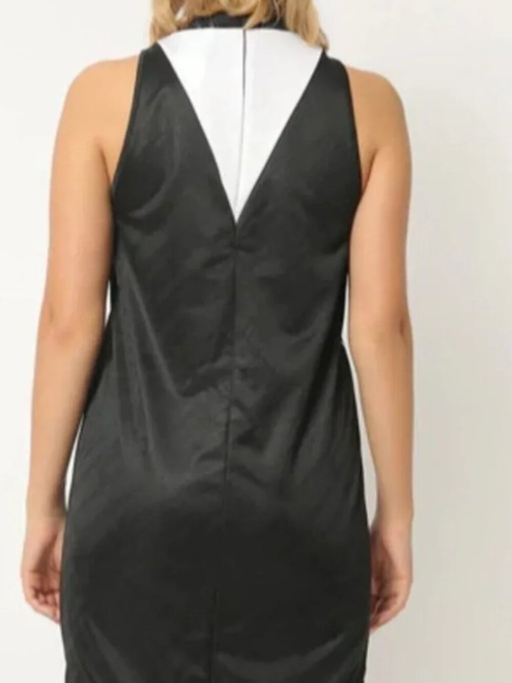 Reebok Meet You There Sleeveless Basketball Dress Black/White Zip Back Size M
